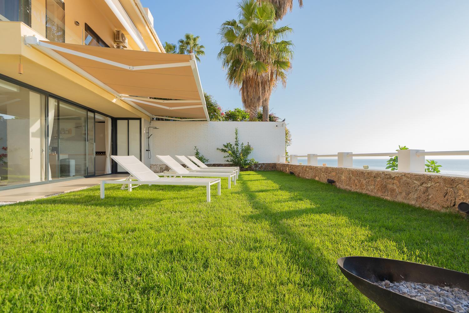 Private 250Sqm Garden Duplex, Jacuzzi, Cinema, Sea View Escape Apartment Torremolinos Exterior photo
