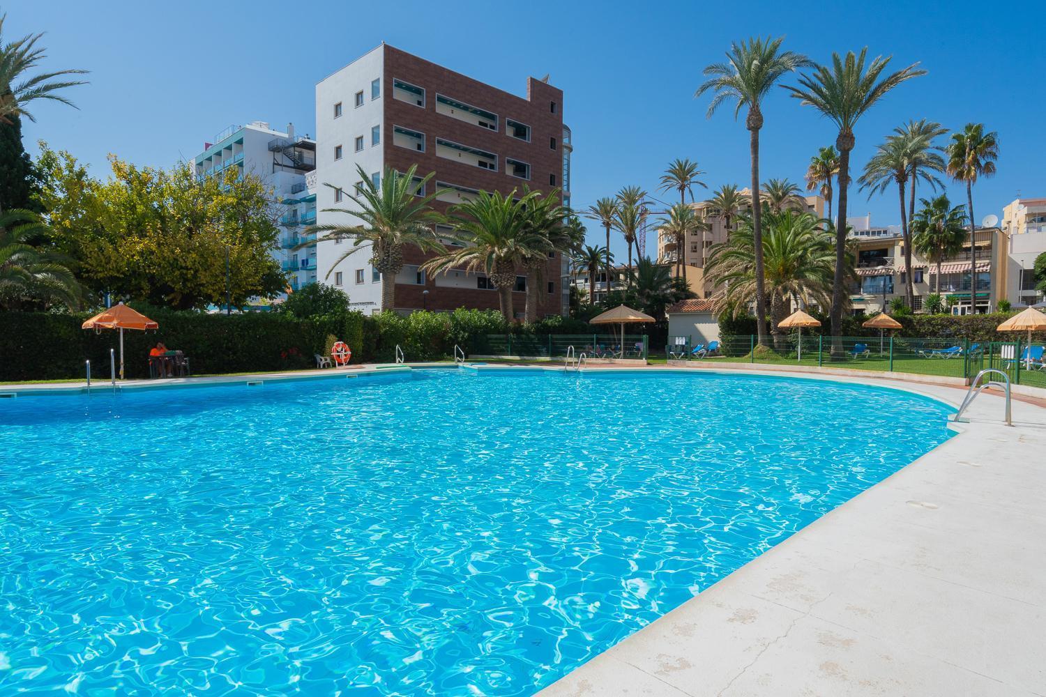 Private 250Sqm Garden Duplex, Jacuzzi, Cinema, Sea View Escape Apartment Torremolinos Exterior photo
