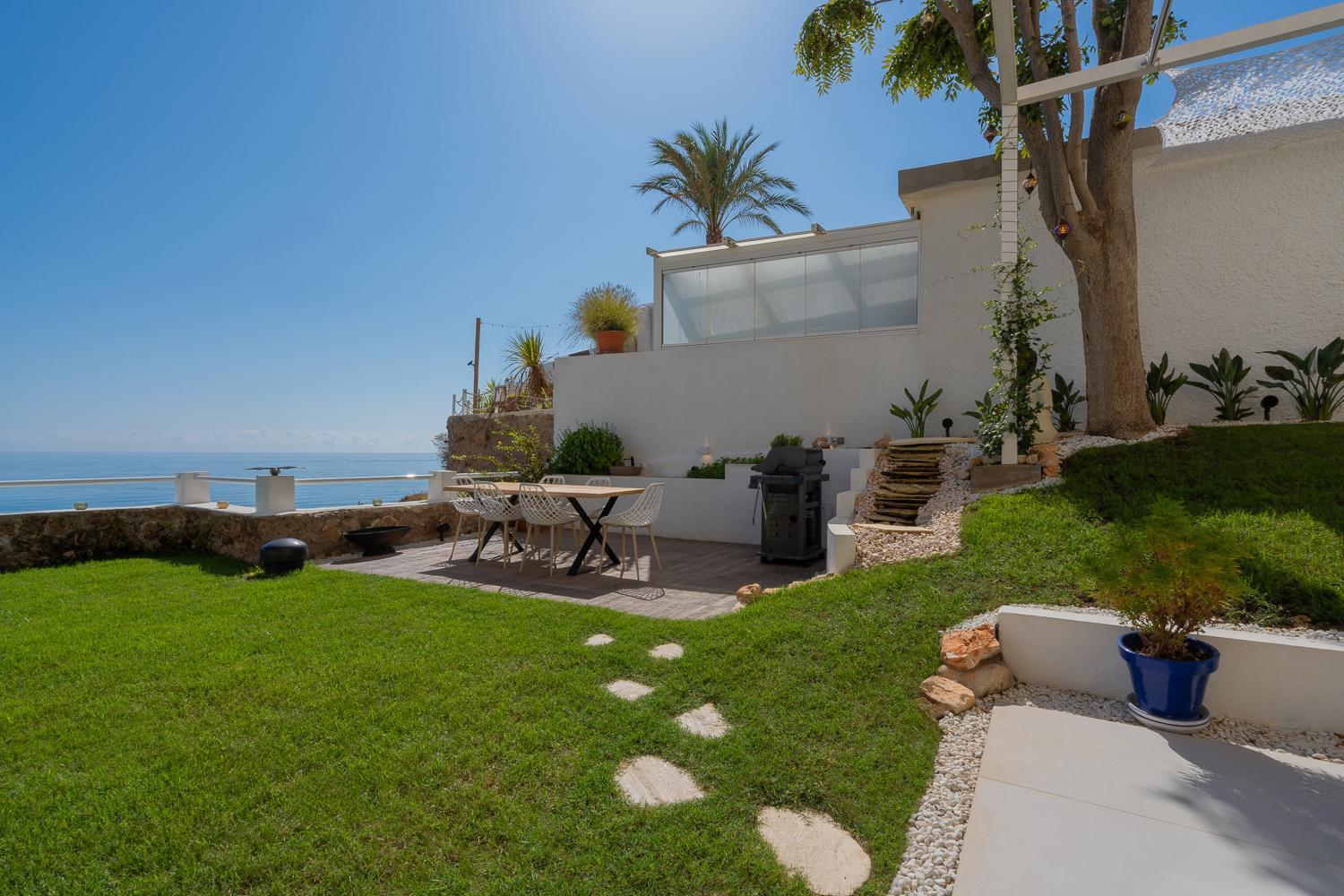 Private 250Sqm Garden Duplex, Jacuzzi, Cinema, Sea View Escape Apartment Torremolinos Exterior photo