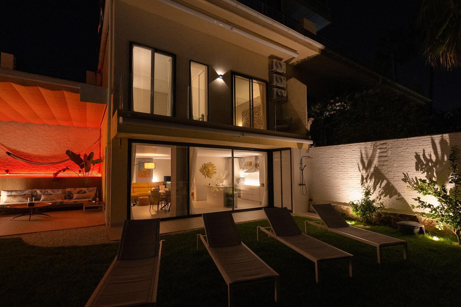 Private 250Sqm Garden Duplex, Jacuzzi, Cinema, Sea View Escape Apartment Torremolinos Exterior photo