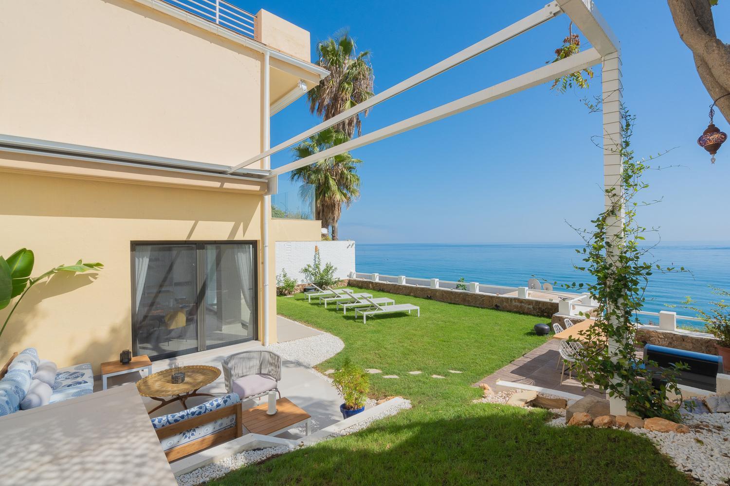 Private 250Sqm Garden Duplex, Jacuzzi, Cinema, Sea View Escape Apartment Torremolinos Exterior photo
